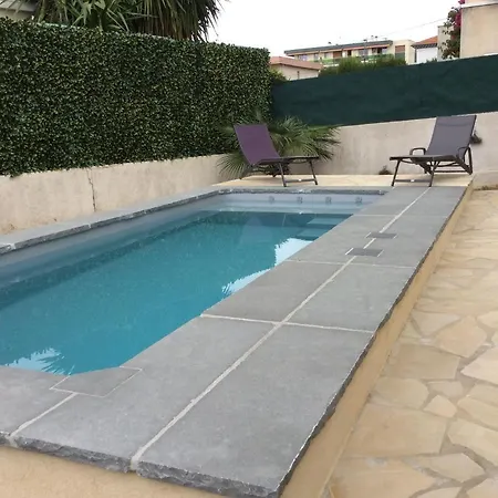 L'adret Et Sa Piscine ヴィラ