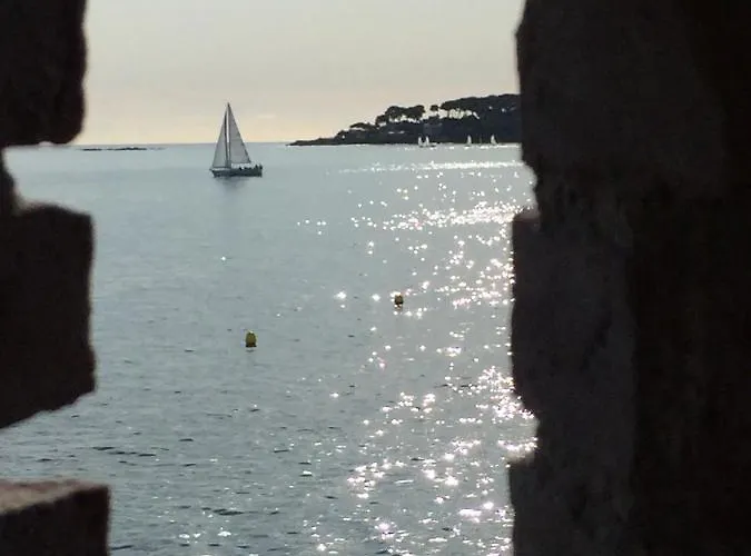 L'adret Et Sa Piscine * Juan-les-Pins