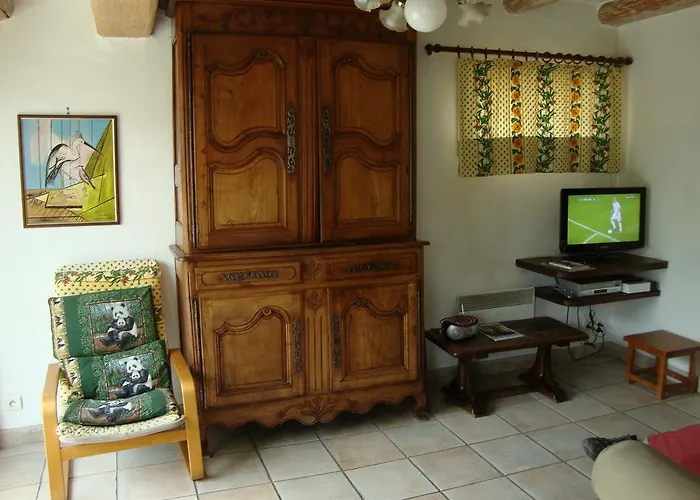 L'adret Et Sa Piscine *