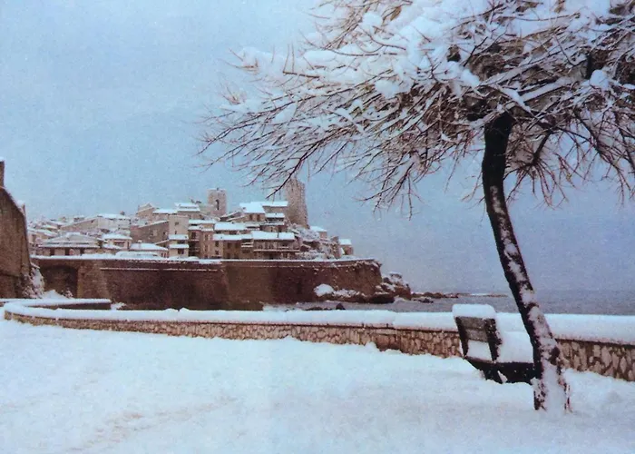 L'adret Et Sa Piscine Vila